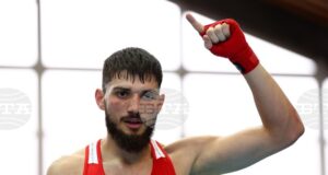 Рами Киуан надделя над Алан Пери с пълно превъзходство в категория до 75 кг на Световното първенство по бокс, България си гарантира два медала в сряда