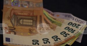 Силно търсене на френски държавни облигации днес въпреки политическата и бюджетна криза в страната