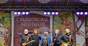 Стефан Вълдобрев и „Обичайните заподозрени“ изнесоха концерт през втората вечер на празниците „Свищовски лозници“