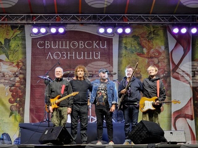 Стефан Вълдобрев и „Обичайните заподозрени“ изнесоха концерт през втората вечер на празниците „Свищовски лозници“