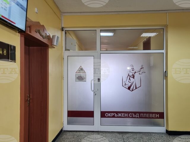 Съдът в Плевен остави в ареста петимата задържани за разпространение на наркотици