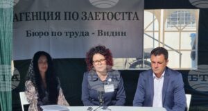 Темите за социалните и финансовите подкрепа и целевите помощи бяха сред акцента в информационна среща за евтото във Видинския ромски квартал “Нов път“