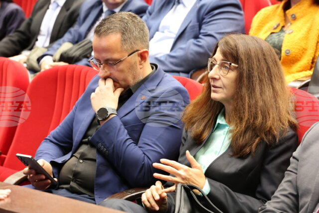 Националната агенция за оценяване и акредитация връчи първите си отличия Националната агенция за оценяване и акредитация връчи първите си отличия за добри практики "Наука - висше образование - бизнес и общество"