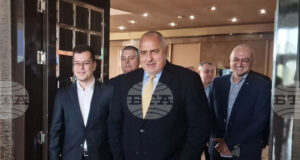 Ако бяхме дезертирали и бяхме отишли на предсрочни избори, това щеше да компрометира държавата в Брюксел, каза в Разград Бойко Борисов