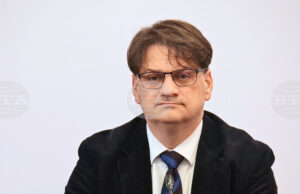 Актьорът Росен Белов никога не е бил съдружник във фондация „Аркадия Фюжън Арт“, съобщи министър Мариан Бачев