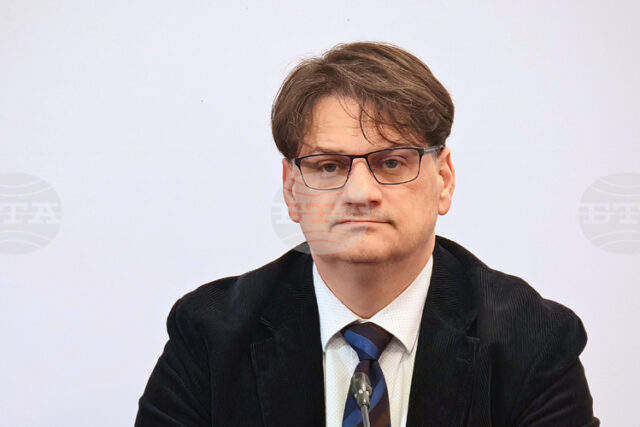Актьорът Росен Белов никога не е бил съдружник във фондация Актьорът Росен Белов никога не е бил съдружник във фондация „Аркадия Фюжън Арт“, съобщи министър Мариан Бачев