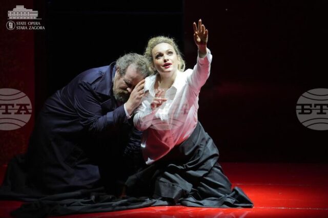 Баритонът Кирил Манолов ще изпълни ролята на Риголето в едноименната Баритонът Кирил Манолов ще изпълни ролята на Риголето в едноименната опера на Верди на сцената на Държавна опера – Стара Загора