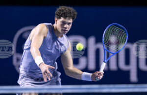 Бен Шелтън и Алекс де Минор се класираха за финалния турнир на АТП