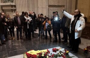 Бившият гроб на Франко – наследство, пазено от бенедиктински монаси и крайнодесните в Испания Бившият гроб на Франко – наследство, пазено от бенедиктински монаси и крайнодесните в Испания