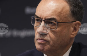 Брекзит ще тежи на британската икономика "в обозримо бъдеще", заяви управителят на "Банк ъв Ингланд" Андрю Бейли