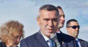 Ваксинацията е последният елемент, който държавата би трябвало да предложи в ситуацията с шарката по дребните преживни животни, каза министър Тахов