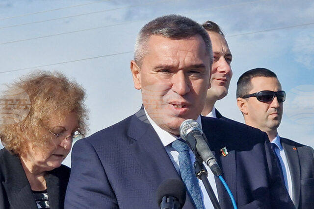 Ваксинацията е последният елемент, който държавата би трябвало да предложи в ситуацията с шарката по дребните преживни животни, каза министър Тахов