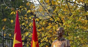 Вицепремиерът Атанас Зафиров и генералният секретар на Виетнамската комунистическа партия То Лам откриха паметник на Хо Ши Мин