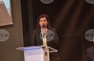 Годишна среща на местните власти, организирана от НСОРБ
                                                                                                Трябва да се увеличат цветните контейнери и да се осигури на гражданите максимално покритие с инфраструктура за разделно събиране, каза Силвия Георгиева от НСОРБ