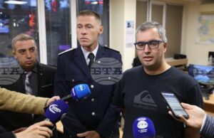 Гражданите да се движат в аварийните ленти при промени в движението, ако е оказано със сигнализация, призова Мирослав Ценов, директор на дирекция "Ситуационен център и управление на трафика“