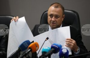 ДНСК подготвя акт за установяване на незаконно строителство в Елените и указания за събаряне на корекцията на реката, каза министър Иван Иванов