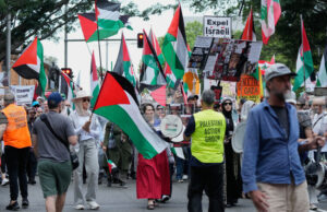 Десетки хиляди австралийци участваха в пропалестински демонстрации в най-гъстонаселения град Сидни и в цяла Австралия Десетки хиляди австралийци участваха в пропалестински демонстрации в най-гъстонаселения град Сидни и в цяла Австралия