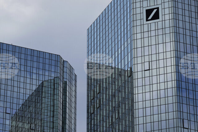 "Дойче банк" надмина очакванията с печалбите за третото тримесечие "Дойче банк" надмина очакванията с печалбите за третото тримесечие