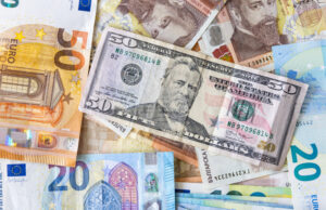 Еврото продължи леко да поевтинява спрямо долара