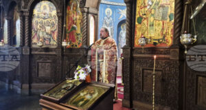 За словото, от което израства семето на спасението, говори отец Бисер Христов в храм „Св. Успение Богородично“ в Търговище