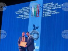 Заместник – министърът на младежта и спорта Петър Младенов: "България е родина на талантливи, амбициозни и можещи млади хора" Заместник - министърът на младежта и спорта Петър Младенов: "България е родина на талантливи, амбициозни и можещи млади хора"