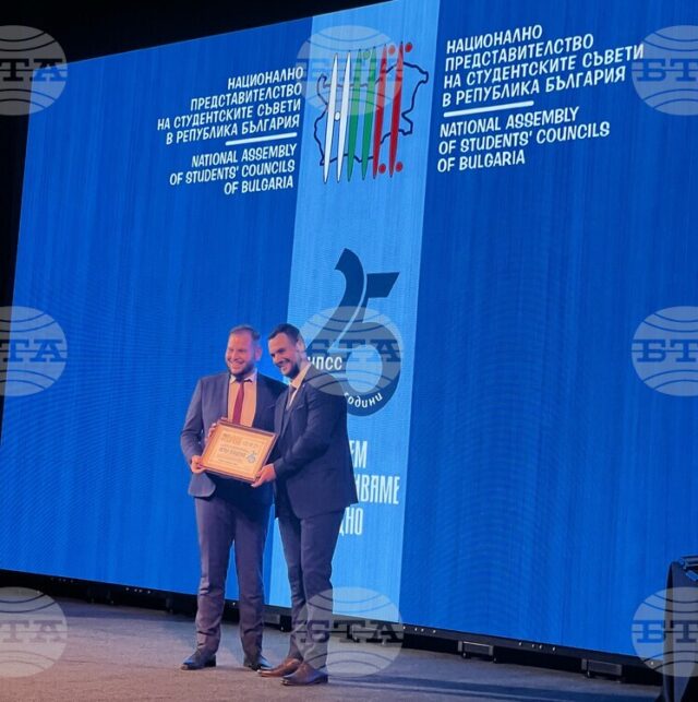 Заместник - министърът на младежта и спорта Петър Младенов: "България Заместник - министърът на младежта и спорта Петър Младенов: "България е родина на талантливи, амбициозни и можещи млади хора"