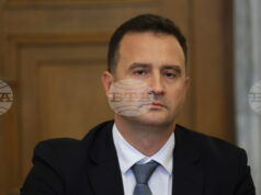 Изпълнението на Вертикалния газов коридор върви по график, каза министър Станков