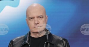 Има държави, в които няма кой да чете жълти сайтове и вестници, за добро или за лошо в България не е така, написа Слави Трифонов