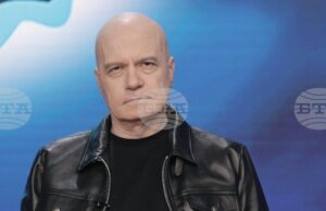 Има държави, в които няма кой да чете жълти сайтове и вестници, за добро или за лошо в България не е така, написа Слави Трифонов