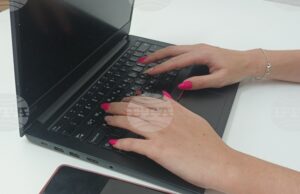 Инвестиции, предложени от изкуствен интелект, носят рискове, предупреждава КФН