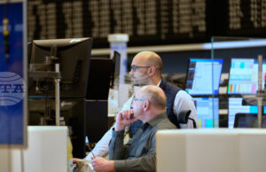 Индексите на водещите европейски фондови пазари затвориха на рекордно високи нива след признаци за облекчаване на търговското напрежение между САЩ и Китай