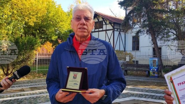 Историкът Красимир Григоров стана носител на наградата „Будител на годината“ Историкът Красимир Григоров стана носител на наградата „Будител на годината“ във Враца