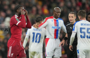 Кристъл Палас отстрани Ливърпул за Купата на лигата в Англия, Арсенал, Челси, Нюкасъл и Манчестър Сити също достигнаха четвъртфиналите