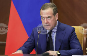 Медведев заяви, че доставките на ново оръжие за Украйна ще продължат, въпреки отказа на САЩ да изпратят ракети „Томахок“ Медведев заяви, че доставките на ново оръжие за Украйна ще продължат, въпреки отказа на САЩ да изпратят ракети "Томахок"