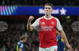 Мениджърът Микел Артета похвали Виктор Гьокереш, след като нападателят на Арсенал сложи край на головата си суша