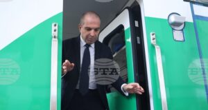 Министър Гроздан Караджов е разпоредил проверка и са установени служители от Железопътна секция – Шумен, които са заловени да крадат плодове