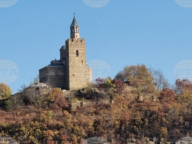 Мъж е паднал от скала в крепостта "Царевец" тази сутрин Мъж е паднал от скала в крепостта "Царевец" тази сутрин