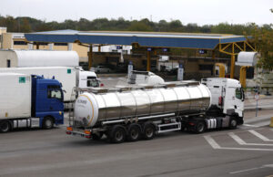 На граничен пункт "Стрезимировци" сръбските власти временно са преустановили пропускането на камиони с товар на изход от България