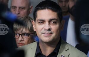 Най-вероятно отиваме на предсрочни избори заради провала на управляващите, коментира лидерът на МЕЧ Радостин Василев Най-вероятно отиваме на предсрочни избори заради провала на управляващите, коментира лидерът на МЕЧ Радостин Василев