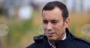 Напредва почистването и обновяването на столичните гробищни паркове, каза кметът Васил Терзиев