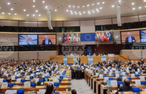 ОБЗОР
                                                                                                ЕИСК встъпи в новия си мандат с нов председател и същата мисия - да гарантира по-широко участие на гражданското общество в Европа