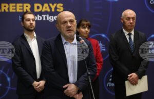 ОБНОВЕНА Дължим подкрепа на българската индустрия, заяви вицепремиерът Томислав Дончев по време на кариерен форум в София