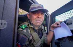 ОБНОВЕНА
Лидерът на военната хунта, която завзе властта в Мадагаскар, обяви преходен период от две години, след който ще бъдат произведени избори ОБНОВЕНА
Лидерът на военната хунта, която завзе властта в Мадагаскар, обяви преходен период от две години, след който ще бъдат произведени избори