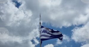 ОБНОВЕНА Полет, превозващ 27 гръцки граждани и 134 чужденци, участвали в международната флотилия "Сумуд", включително Грета Тунберг, кацна в Атина