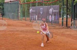 ОБНОВЕНА Росица Денчева се класира за втория кръг на сингъл на турнир по тенис в Италия, Елизара Янева отпадна след два пропуснати мачбола