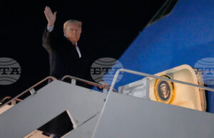 ОБНОВЕНА Тръмп ще се срещне с емира и премиера на Катар на борда самолета си при спирка за презареждане на път за Малайзия, каза Белият дом ОБНОВЕНА Тръмп ще се срещне с емира и премиера на Катар на борда самолета си при спирка за презареждане на път за Малайзия, каза Белият дом