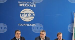 ОБНОВЕНА „Продължаваме промяната“ протяга ръка към всички партии, които не искат Пазарджик да се управлява от Пеевски, каза Асен Василев