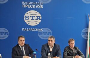 ОБНОВЕНА „Продължаваме промяната“ протяга ръка към всички партии, които не искат Пазарджик да се управлява от Пеевски, каза Асен Василев