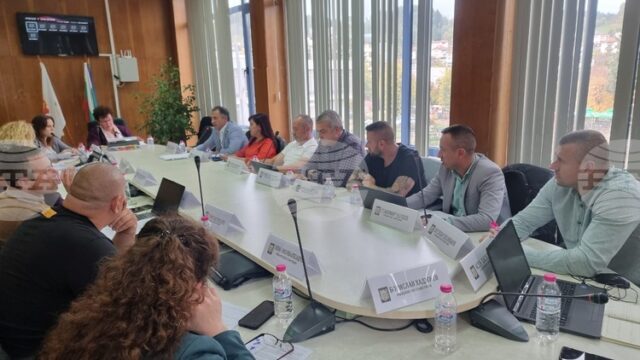 Общинският съвет в Златоград одобри предложение за обявяване на обществена Общинският съвет в Златоград одобри предложение за обявяване на обществена поръчка за градската автобусна линия