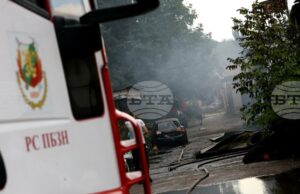 Около 20 леки автомобила са засегнати от пожар в столичния квартал "Гоце Делчев"